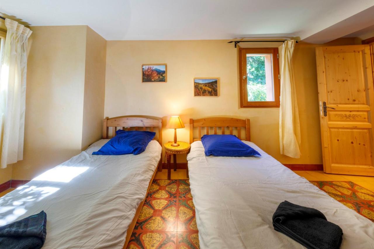 Eco-Hotel Et Yourtes Du Mercantour Guillaumes Eksteriør bilde